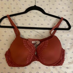 Victoria’s Secret Body by Victoria Bra